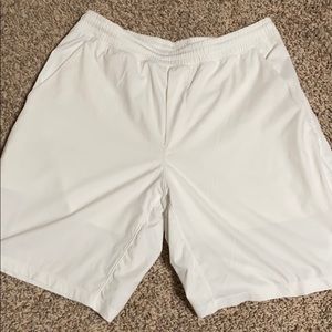 MENS LARGE WHITE LULULEMON SHORTS